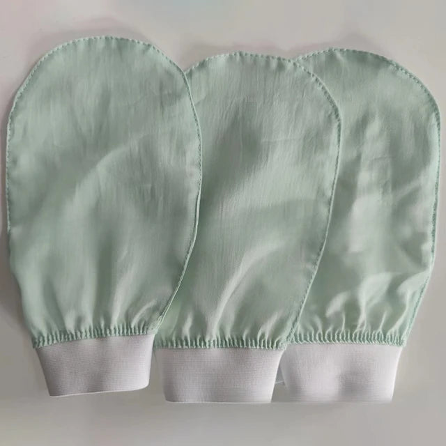 Silk exfoliating face wash and beauty towel, soft and exfoliating, bath and scrubbing, silk bath and face wash gloves
