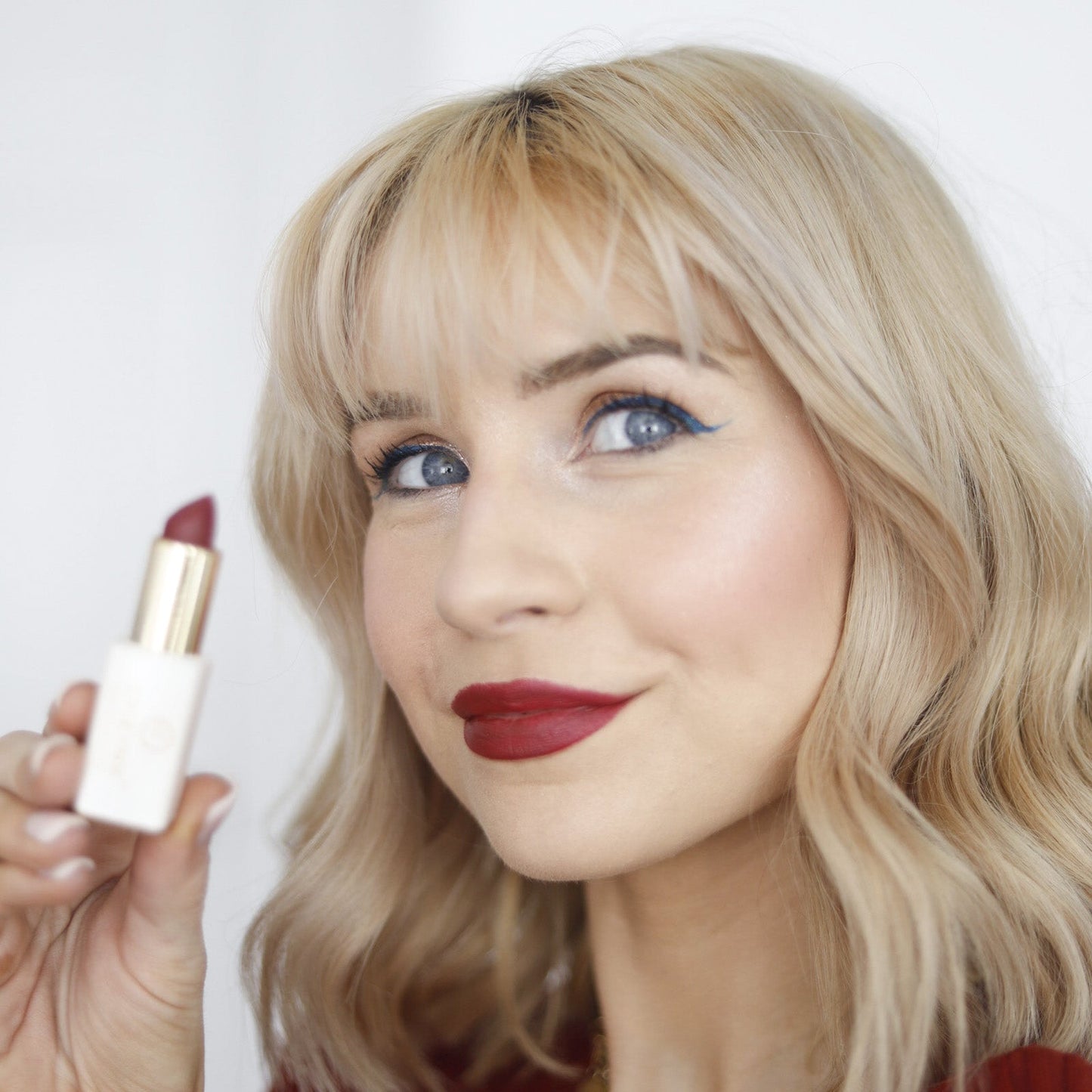 Vegan Matte Lipstick – Hydrating, Long-Wear, Magnetic Case